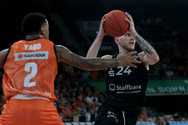 个阶段都保 个阶段都保